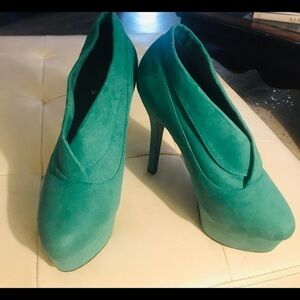 Red Circle Green Suede Stiletto Pumps Size 6.5